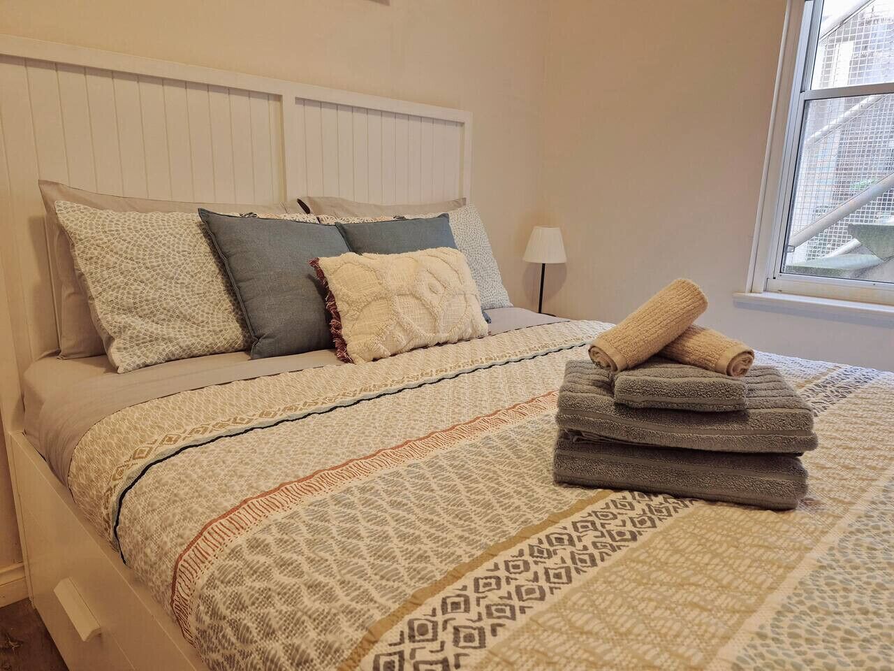 Desk, iron/ironing board, travel cot, WiFi