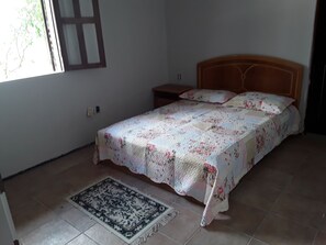 3 habitaciones, tabla de planchar con plancha y acceso a internet 