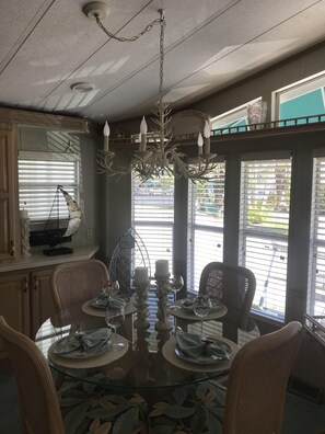 تناول الطعام