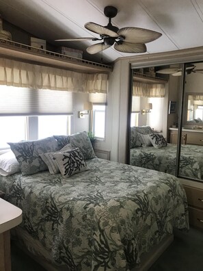 1 bedroom, iron/ironing board, Internet, bed sheets