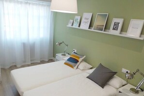 4 bedrooms, desk, iron/ironing board, travel cot