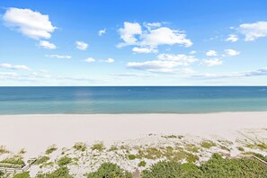 Am Strand, Liegestühle, Strandtücher
