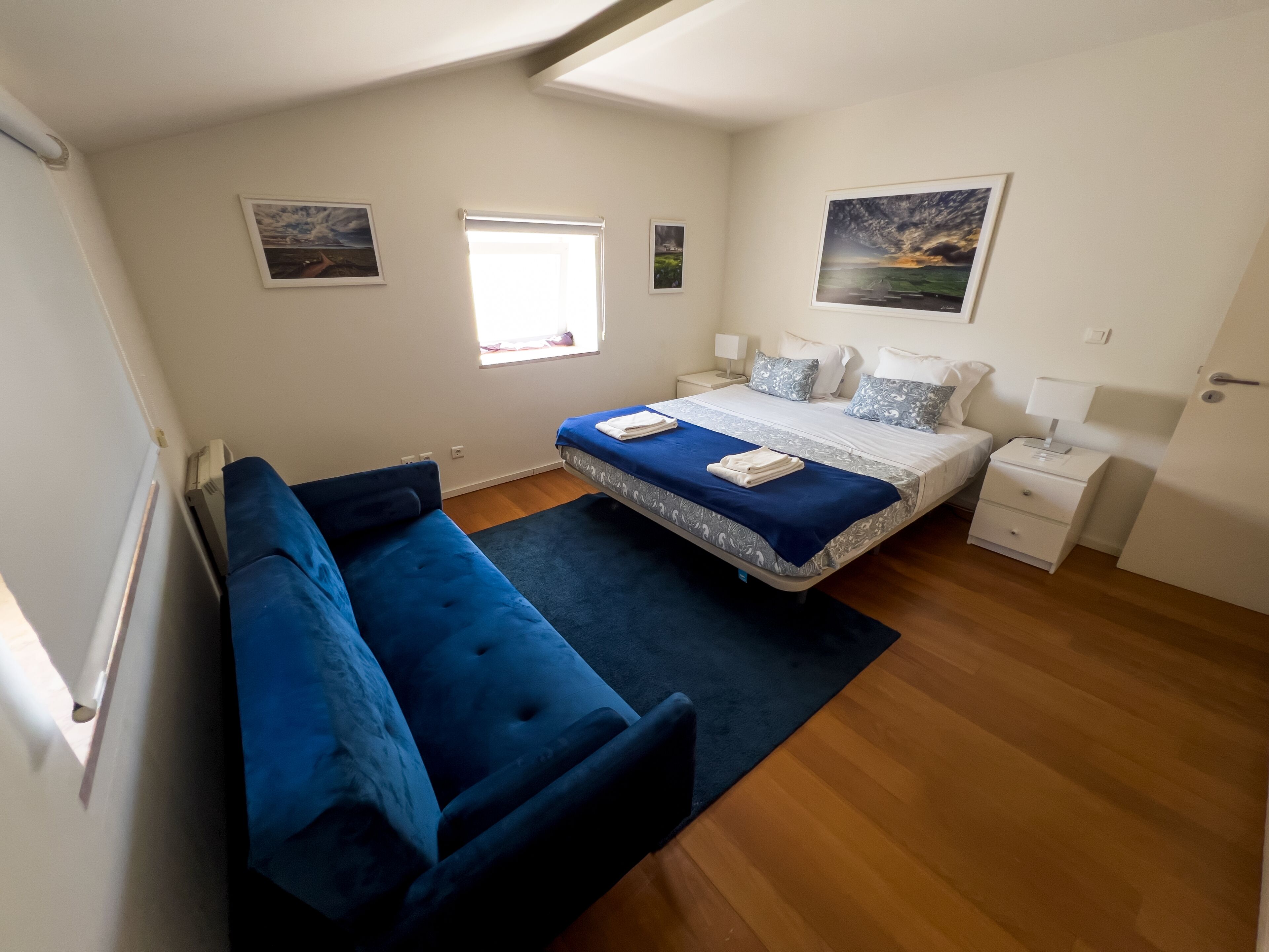 4 多间卧室、办公桌、熨斗/熨衣板、免费 WiFi