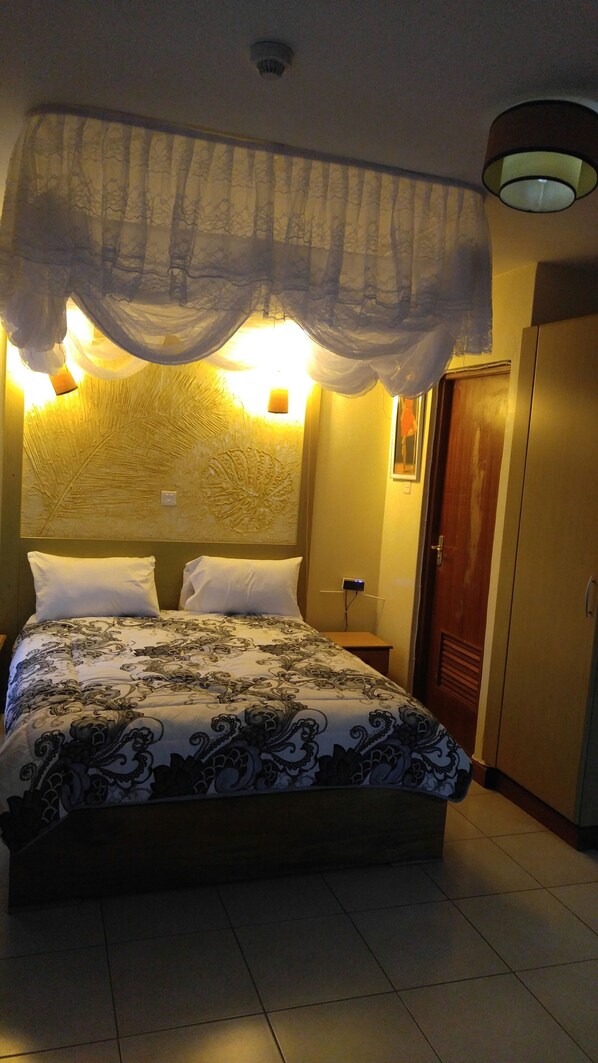 免费 WiFi、床单