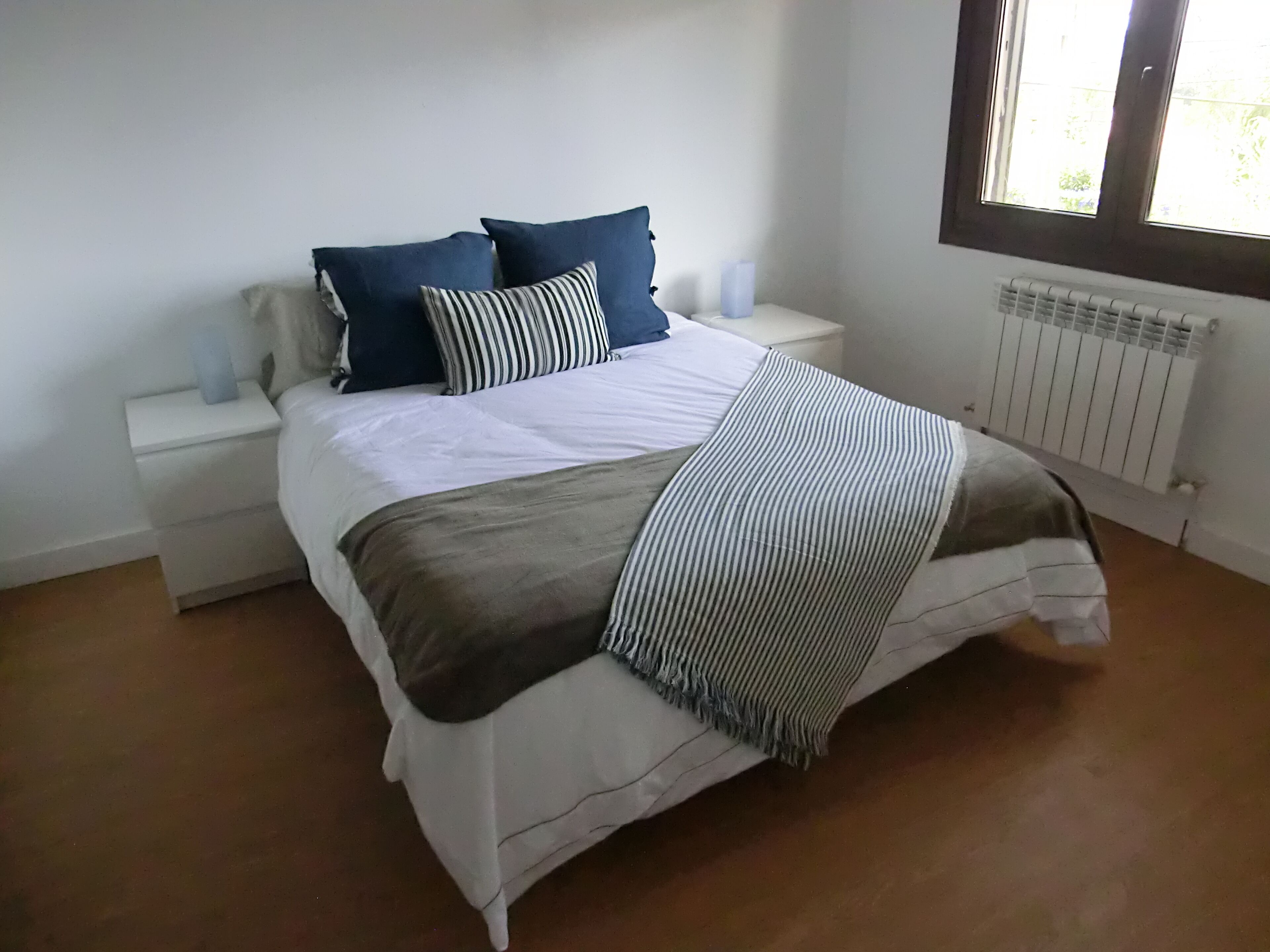 4 室のベッドルーム、アイロン / アイロン台、WiFi、ベッドシーツ