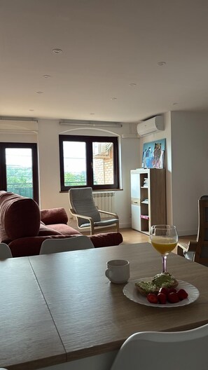 TV