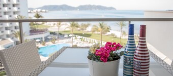 NEW STUNNING BEACHFRONT APARTMENT!!