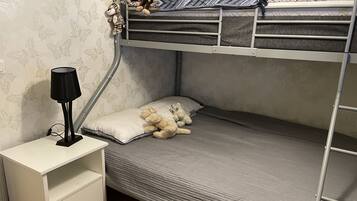 3 bedrooms, soundproofing, iron/ironing board, free WiFi