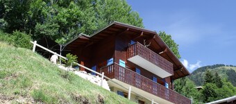 Confortable Chalet, capacidad: 10 personas.Mansión