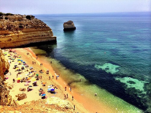 Schöne geräumige Villa mit privatem beheiztem Pool, Meer- und Bergblick