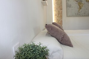 2 bedrooms, iron/ironing board, travel cot, free WiFi - APARTMENT IN CORDOBA ROMAN BRIDGE (Córdoba)