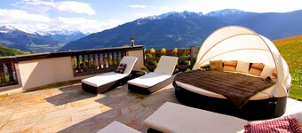 Feel-good vacation apartment with a dream view. 2-8 persons