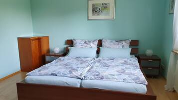 1 Schlafzimmer, Reisekinderbett, kostenloses WLAN, Bettwäsche