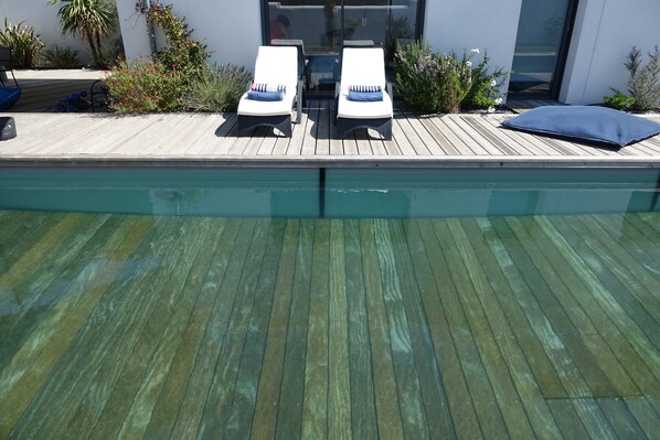 Et oppvarmet basseng