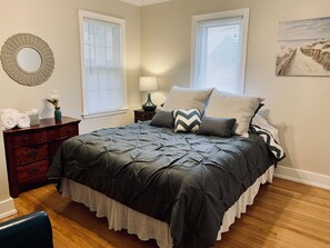 5 dormitoris, escriptori i planxa i posts de planxar 