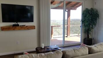 Télévision, lecteur de DVD, livres, vidéothÚque