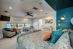 3 chambres, bureau, fer et planche à repasser, lit parapluie