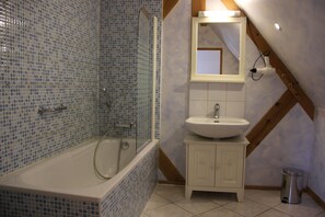 Badewanne, Haartrockner