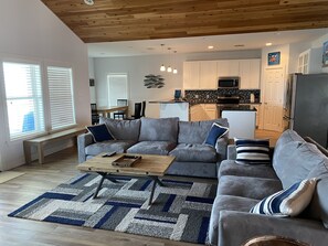 Smart TV, books, stereo - Copano Bayfront Home w 385' private pier w night lights! (Rockport)