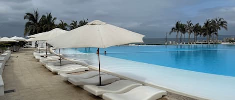 Piscine extérieure, piscine chauffée