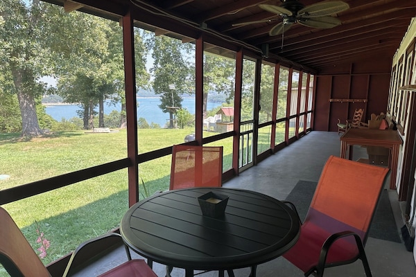 Large Screened Porch, Awesome Lake View