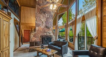 Cozy Bear Lake Hideaway already decorated for the holidays