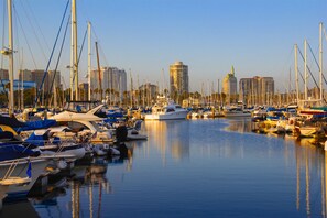 Marina - Bixby Beauty 50s Mod -- Pool and Parking (Long Beach)