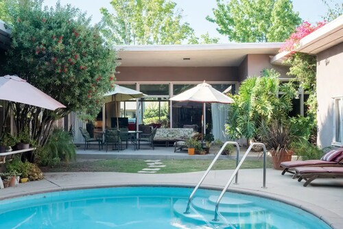 Bixby Beauty 50s Mod -- Pool and Parking