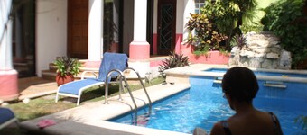 Casa Mambo-Private Villa with dipping pool and veranda