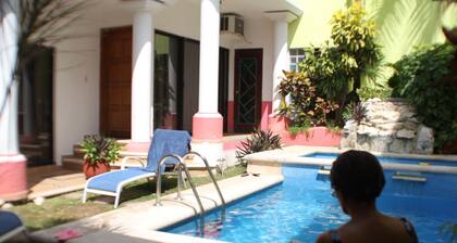 Casa Mambo-Private Villa with dipping pool and veranda