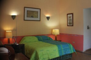 3 bedrooms, travel cot, free WiFi, bed sheets