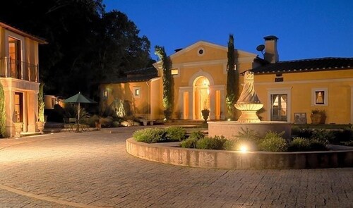 Stunning Tuscan House in the Heart of Sonoma's Wine Country