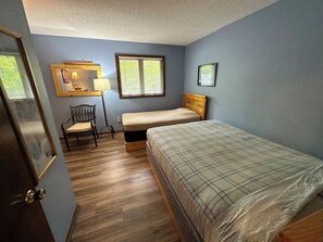 3 habitaciones, tabla de planchar con plancha y wifi gratis 