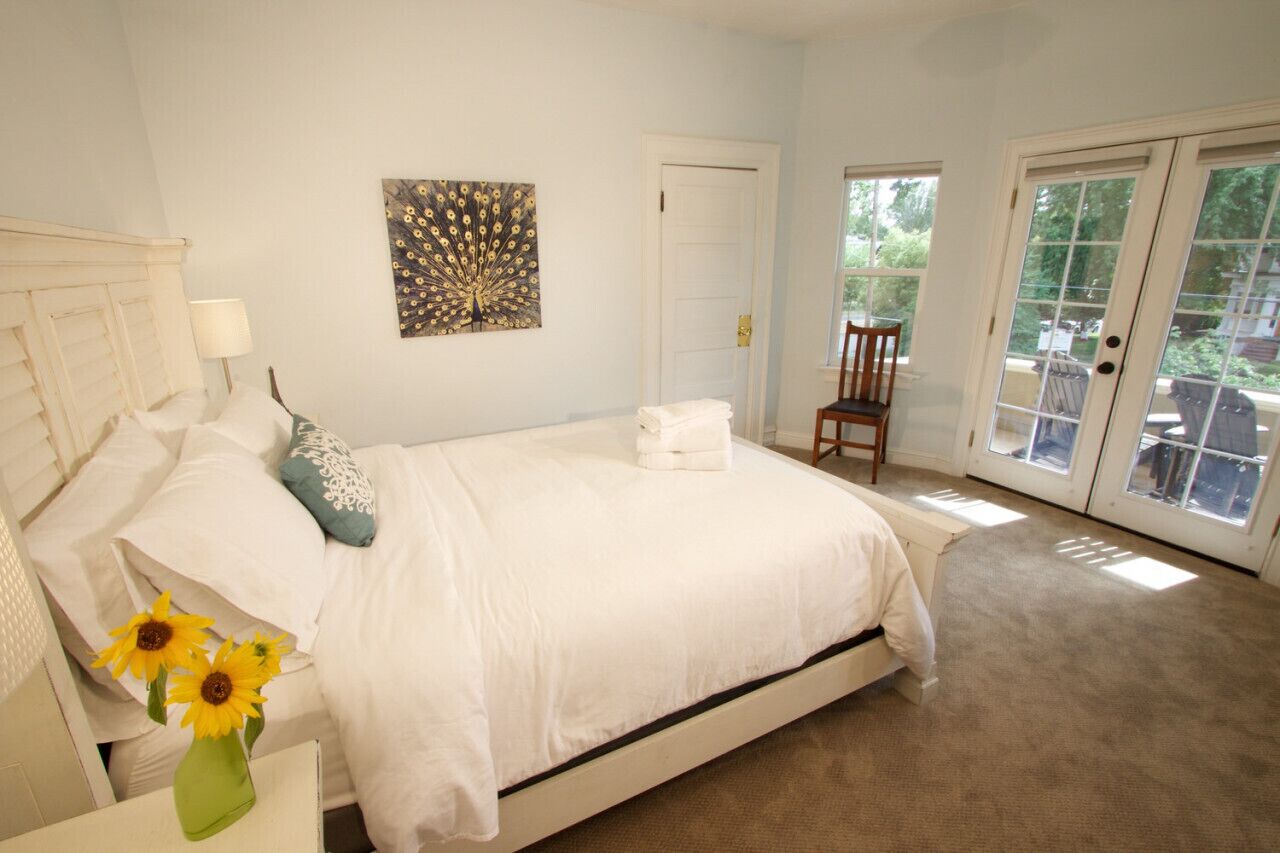 5 habitaciones, escritorio, tabla de planchar con plancha y wifi 