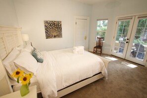 5 Schlafzimmer, Schreibtisch, Bügeleisen/Bügelbrett, WLAN