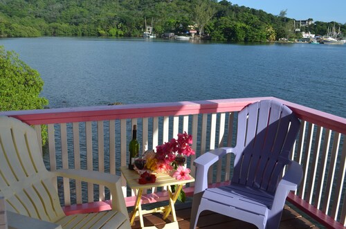 !Romantic Getaway Or Small Family Fun Time! Hill View Cabins.