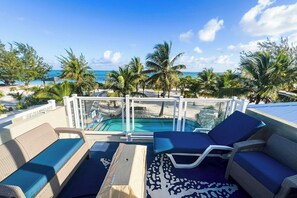 Property grounds - Private Beachfront Luxury Estate with Infinity Pool & Concierge incl – Sleeps 16 (North Caicos)
