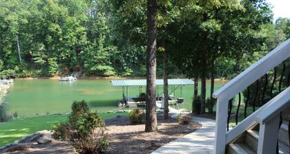Family getaway on lake near Clemson campus