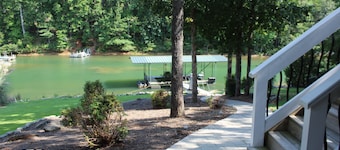 Family getaway on lake near Clemson campus