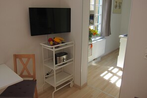Interior - Studio apartment "Am Nonnenhaus", old town, close to university up to 2 people, incl. WIRELESS INTERNET ACCESS (Tübingen)