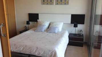 2 slaapkamers, een strijkplank/strijkijzer, wifi