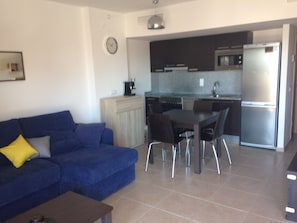Interior - Magnificent 2-bedroom apartment sleeps 5 with marina and sea views (Roses)