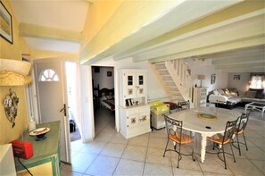 Interior - Cosy air-conditioned vacation home by the sea, free bikes (Saint-Cyprien)