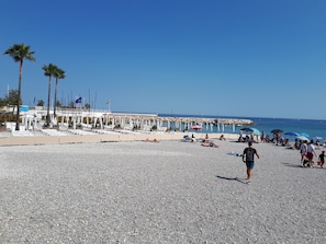 Beach nearby, beach towels - --- Beachfront Studio ---- (Menton)