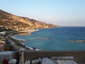 Beach nearby, beach towels