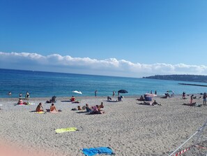 Beach nearby, beach towels