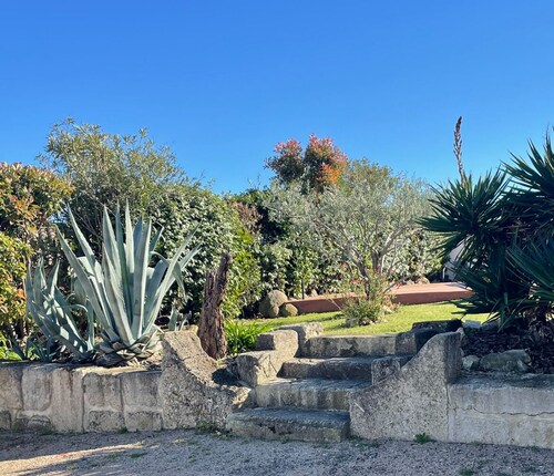 SPACIEUSE et Confortable villa climatisée,tout confort et piscine 