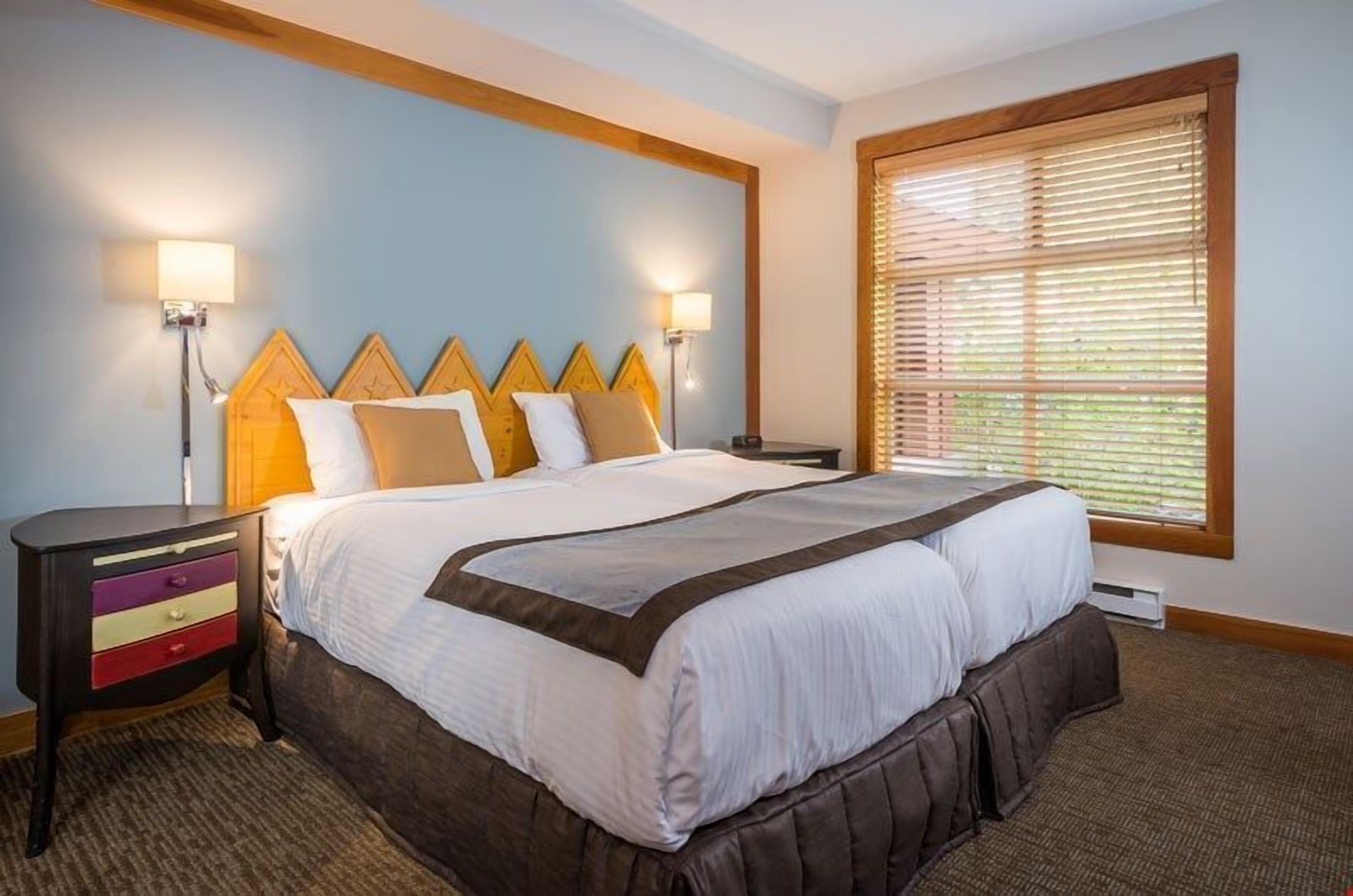 3 bedrooms, iron/ironing board, WiFi (free)