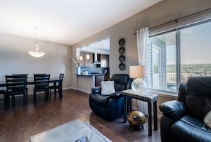 Smart TV, fireplace, DVD player, video library - Rocky View Resort.   (Cochrane)
