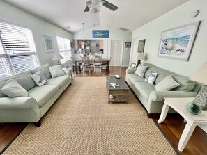 Téléviseur connecté, jeux vidéo, lecteur de DVD, livres